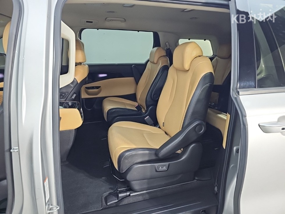 Kia Carnival — miniaturë 12