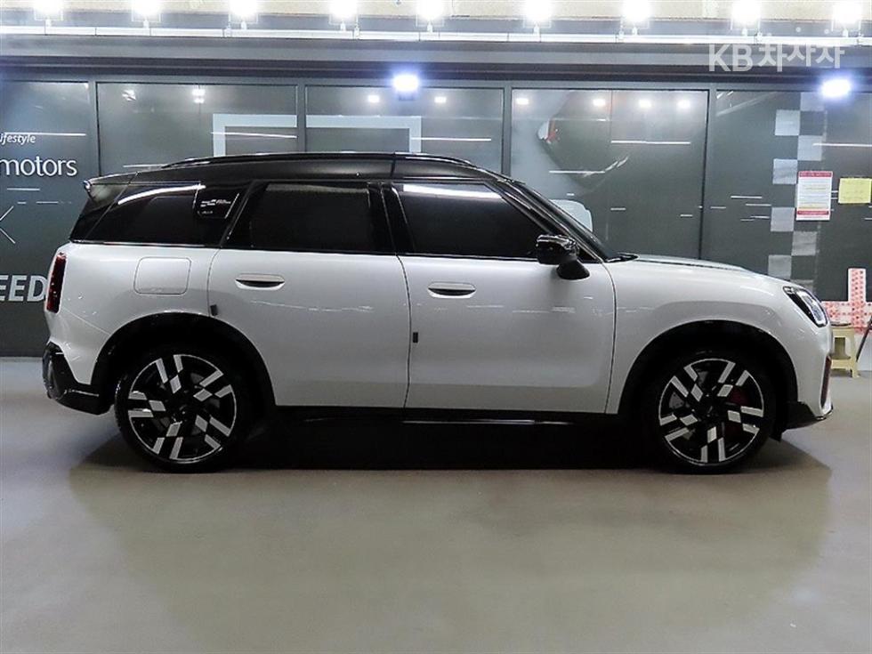 Mini Countryman BASE MODEL — фото 3