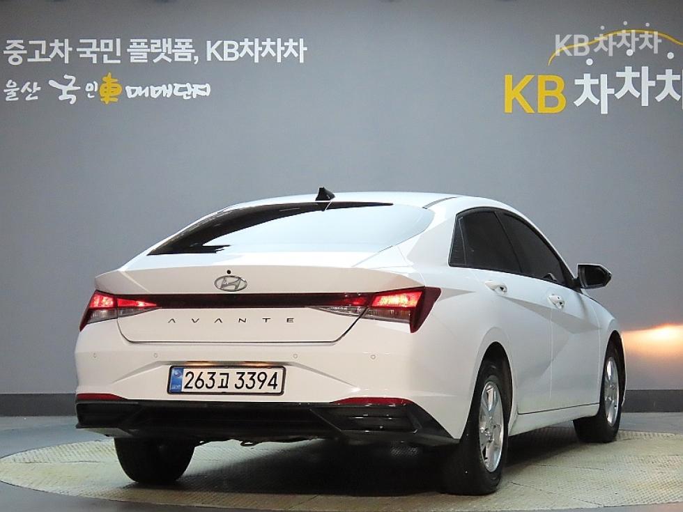 Hyundai Avante — фото 2