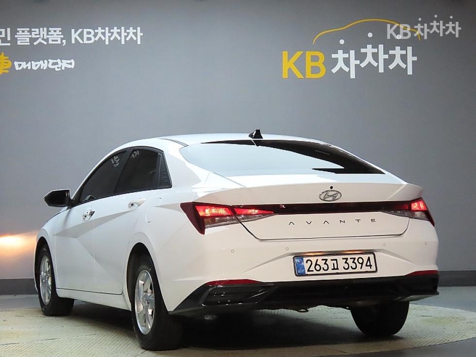 Hyundai Avante — фото 4