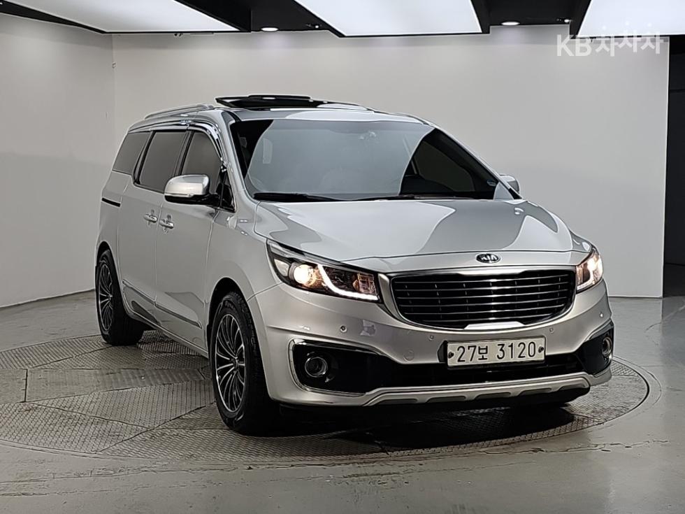 Kia Carnival — miniaturë 2