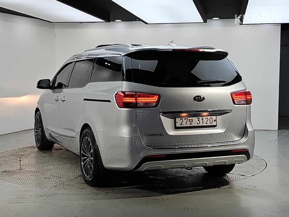 Kia Carnival — miniaturë 3