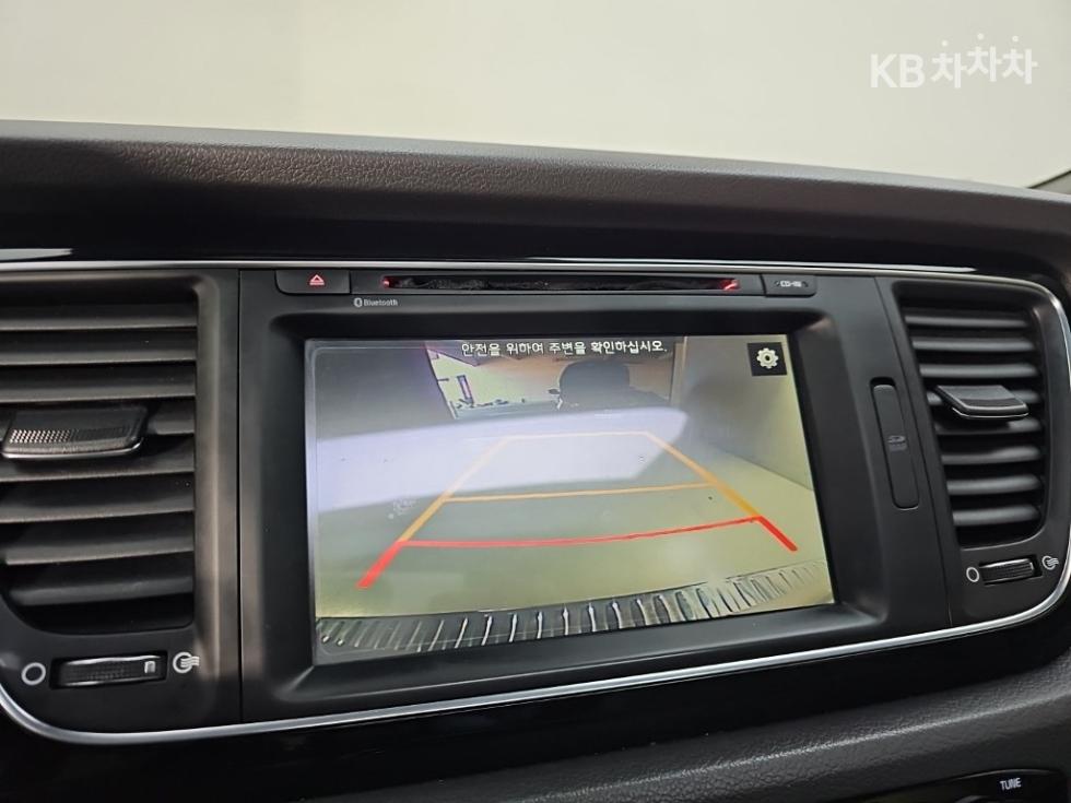 Kia Carnival — miniaturë 15