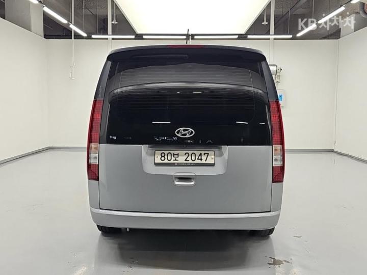 Hyundai Staria — miniaturë 3