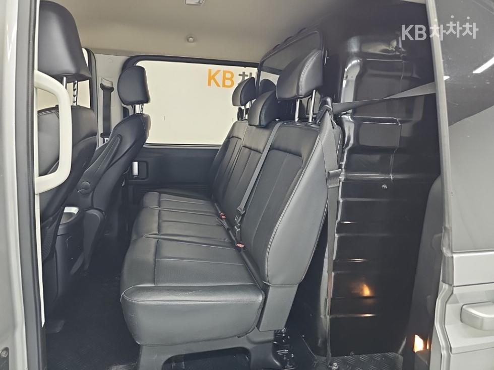 Hyundai Staria — miniaturë 12