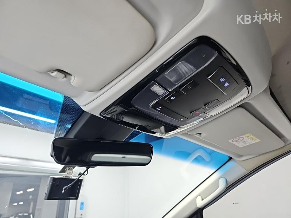 Hyundai Staria — miniaturë 15