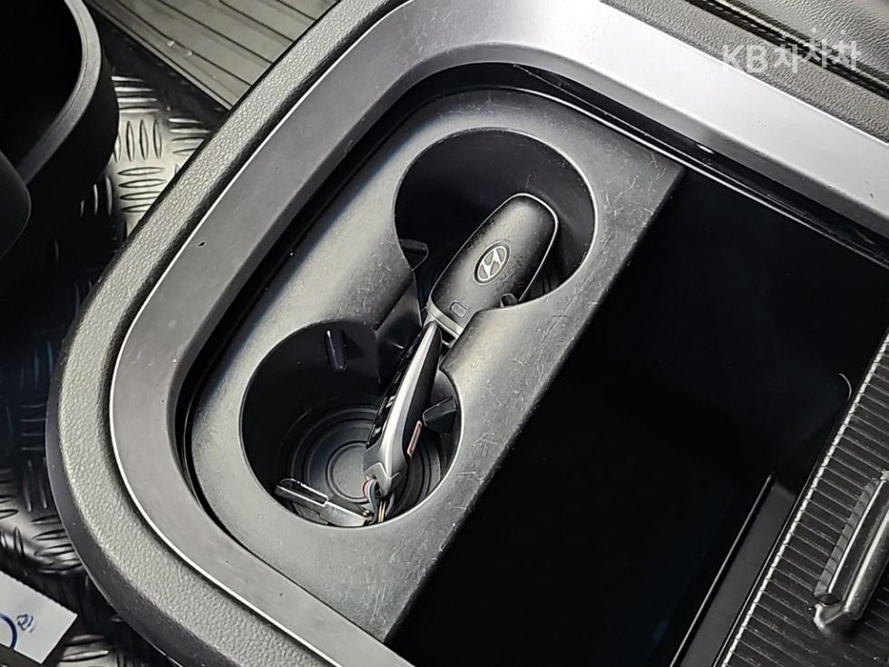 Hyundai Staria — miniaturë 16