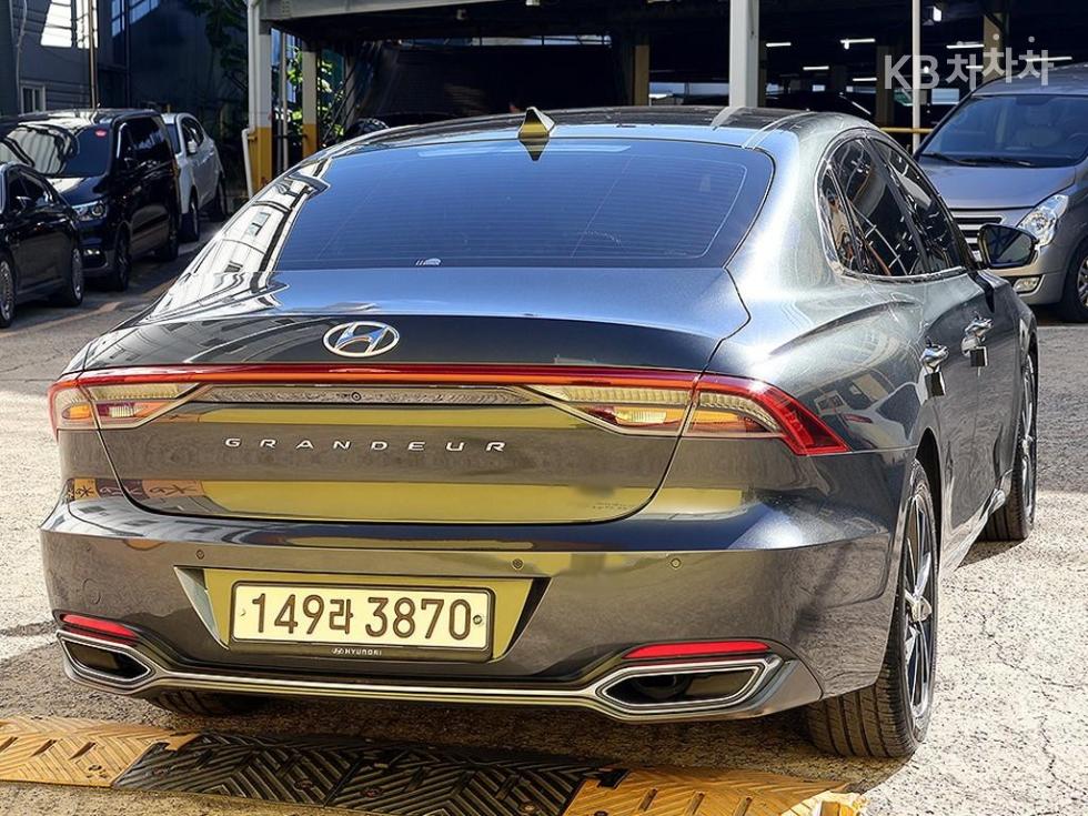Hyundai Grandeur Premium Choice — фото 4