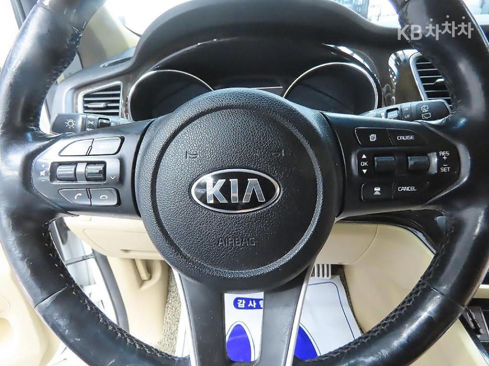 Kia Carnival — miniaturë 14