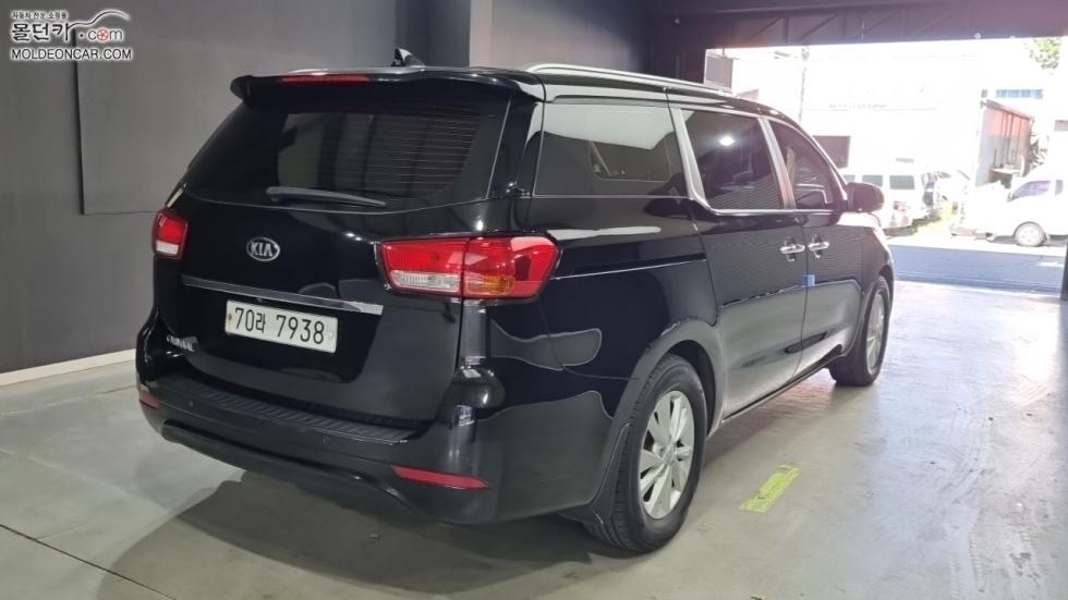 Kia Carnival — miniaturë 2