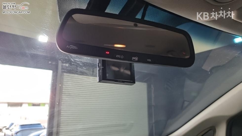 Kia Carnival — miniaturë 15