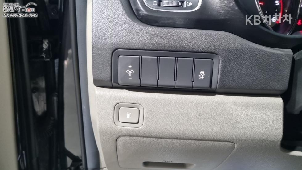 Kia Carnival — miniaturë 16