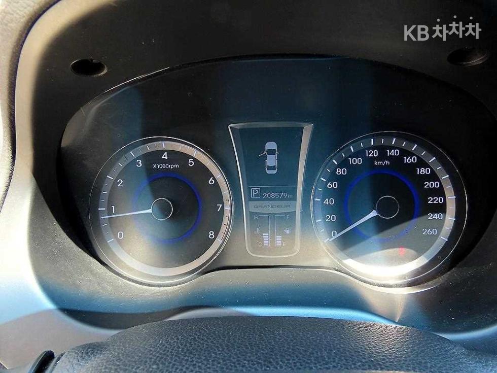 Hyundai Grandeur — miniaturë 9