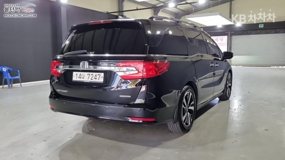 Honda Odyssey — miniaturë 2