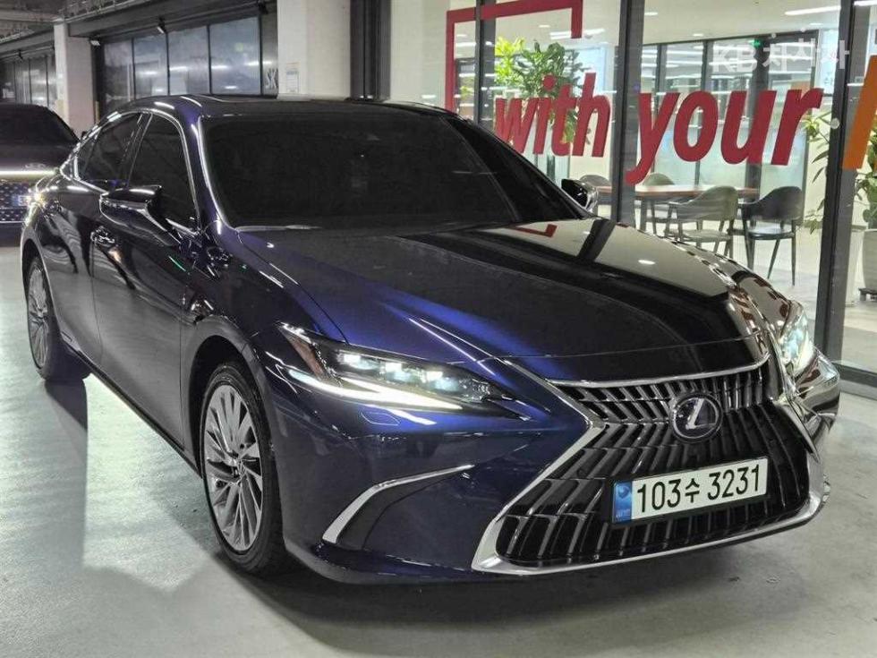Lexus ES Executive — фото 1
