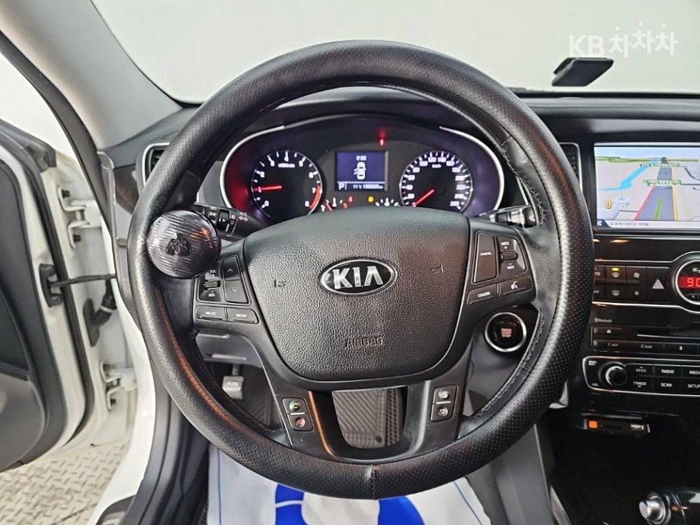 Kia K7 — miniaturë 9