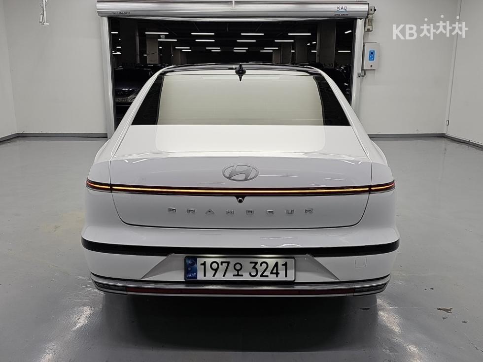Hyundai Grandeur EXCLUSIVE — фото 3