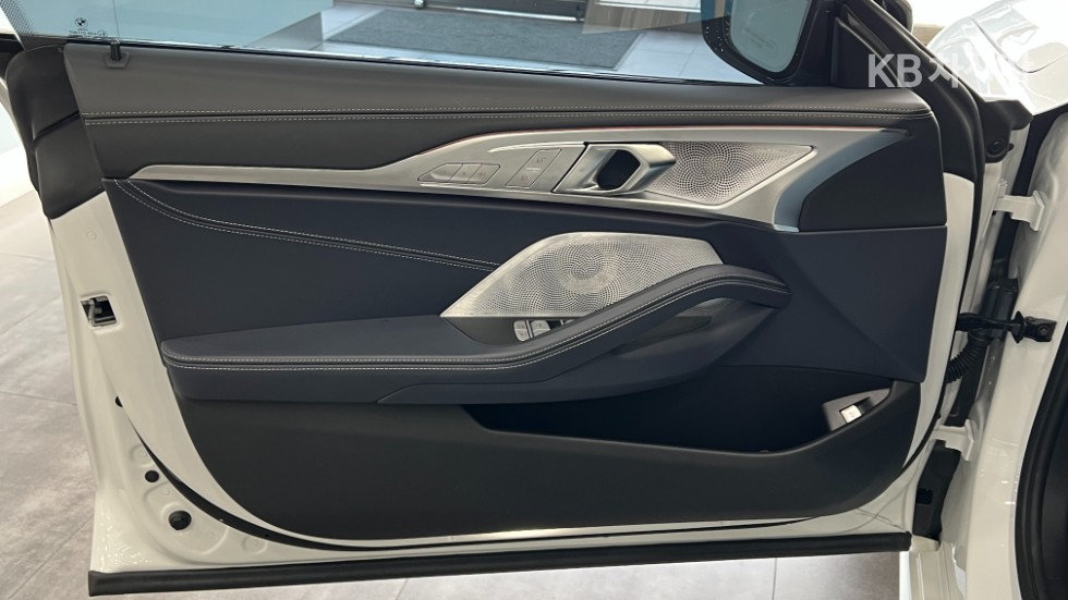 BMW 8er — miniaturë 7