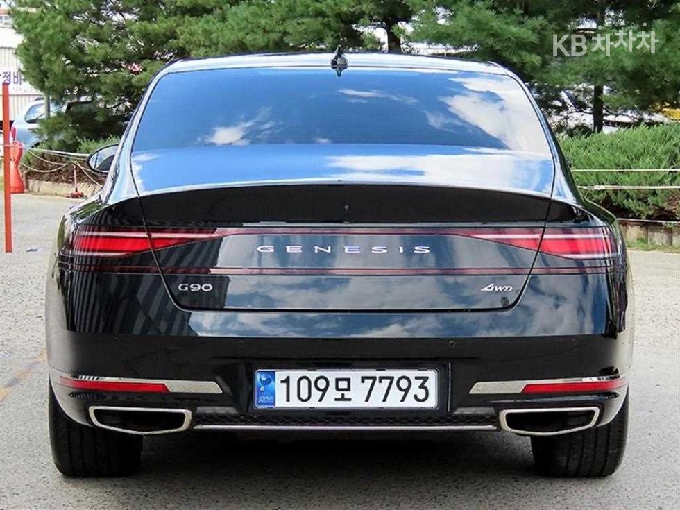 Genesis G90 BASE MODEL — фото 3