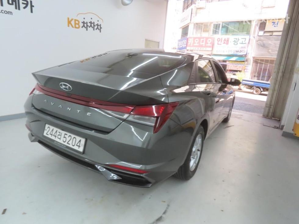 Hyundai Avante — фото 4
