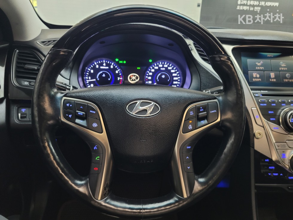 Hyundai Grandeur — miniaturë 21