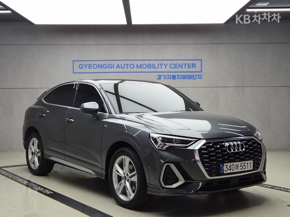 Audi Q3 Premium — фото 1