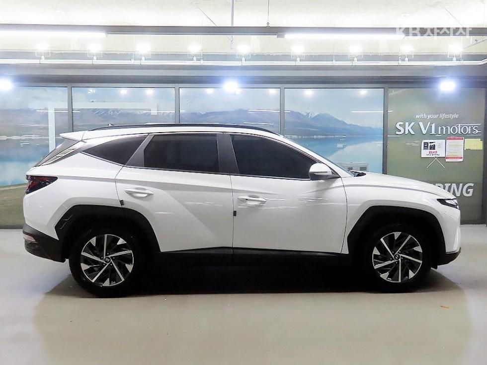 Hyundai Premium — фото 3
