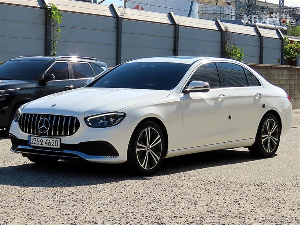 Mercedes-Benz E-Class Avantgarde — фото 2