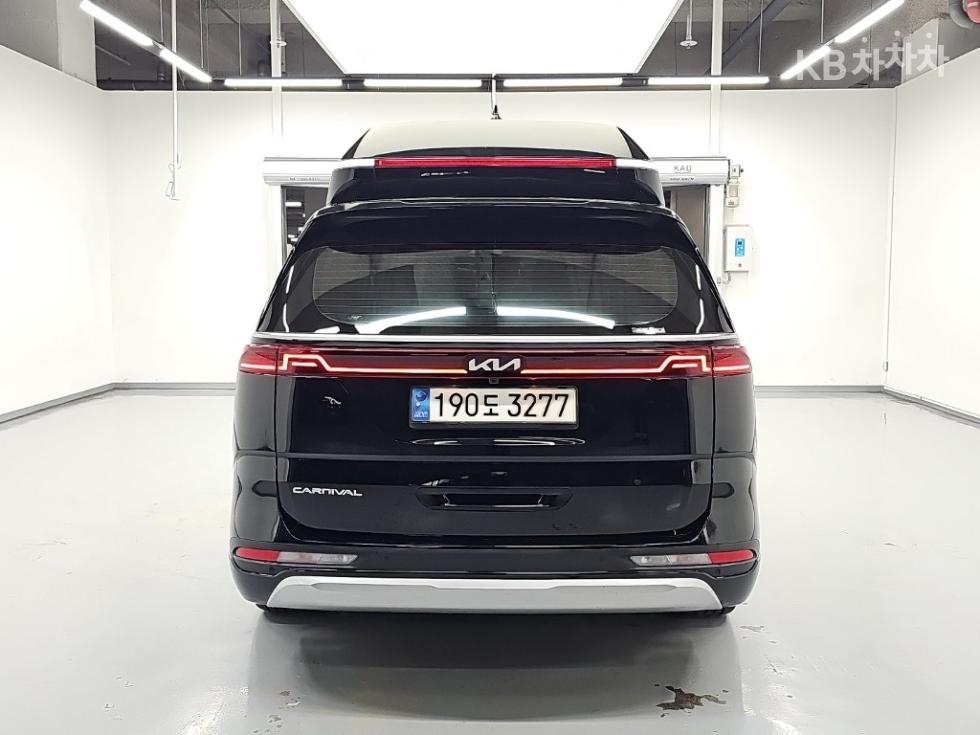 Kia Carnival SIGNATURE — фото 3