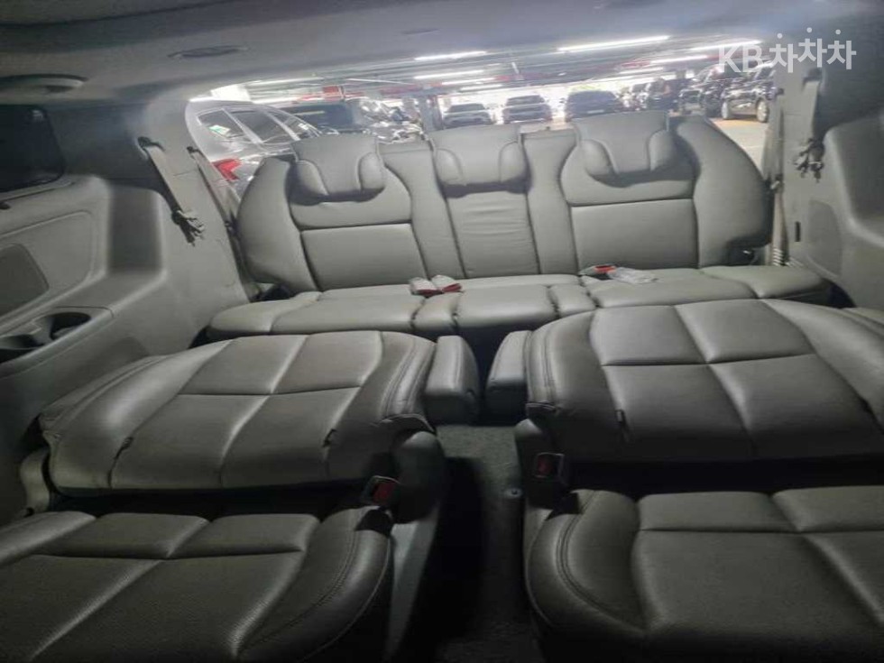 Kia Carnival — miniaturë 19