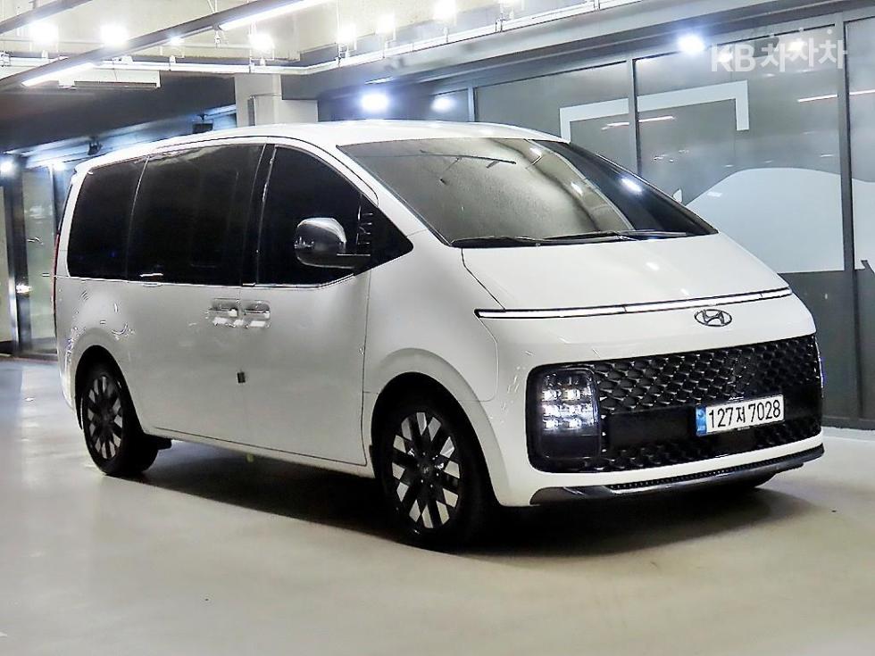 Hyundai Staria PRESTIGE — фото 1
