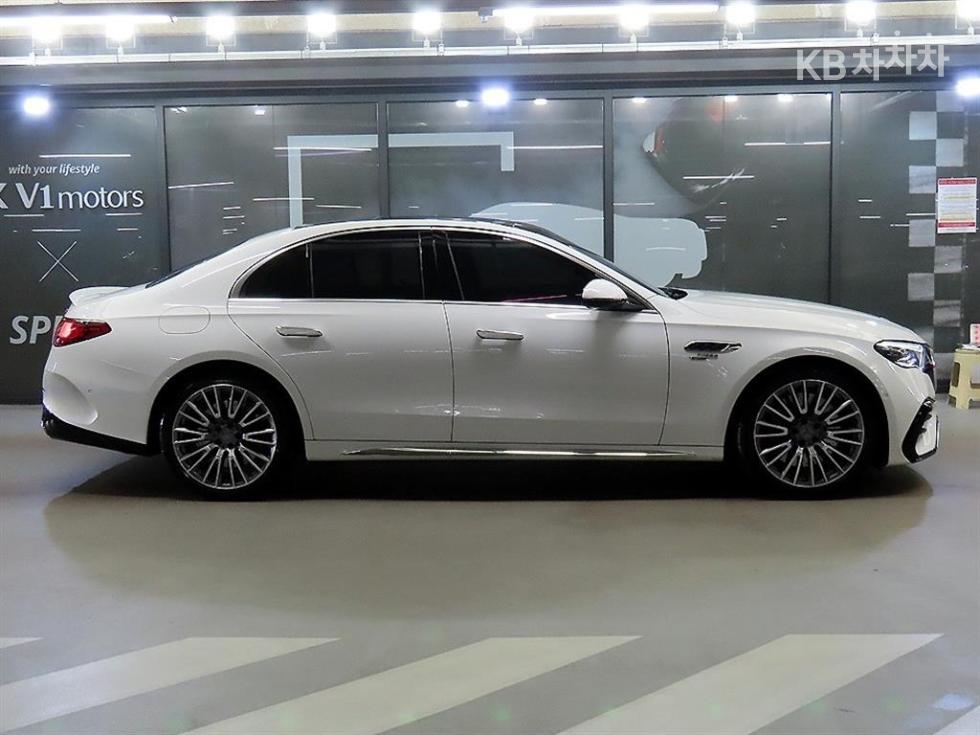 Mercedes-Benz E-Class BASE MODEL — фото 3