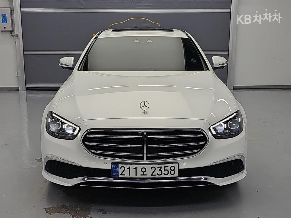 Mercedes-Benz E-Class Exclusive — фото 2