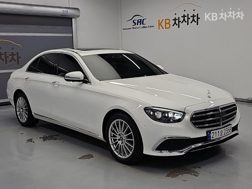 Mercedes-Benz E-Class Exclusive — фото 4