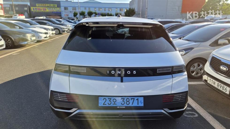 Hyundai IONIQ 5 BASE MODEL — фото 2