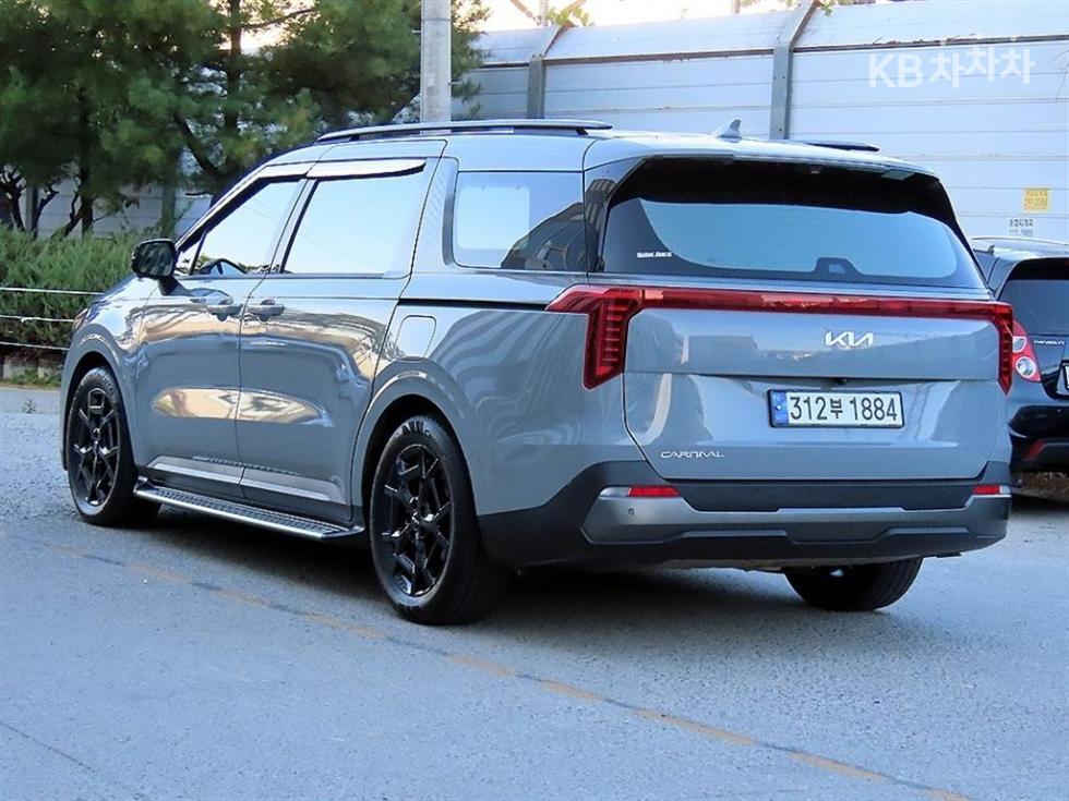Kia Carnival GRAVITY — фото 3