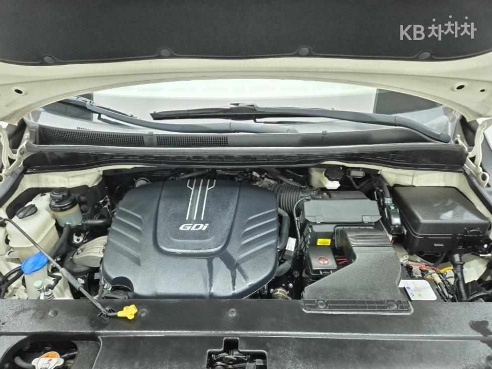 Kia Carnival — miniaturë 5