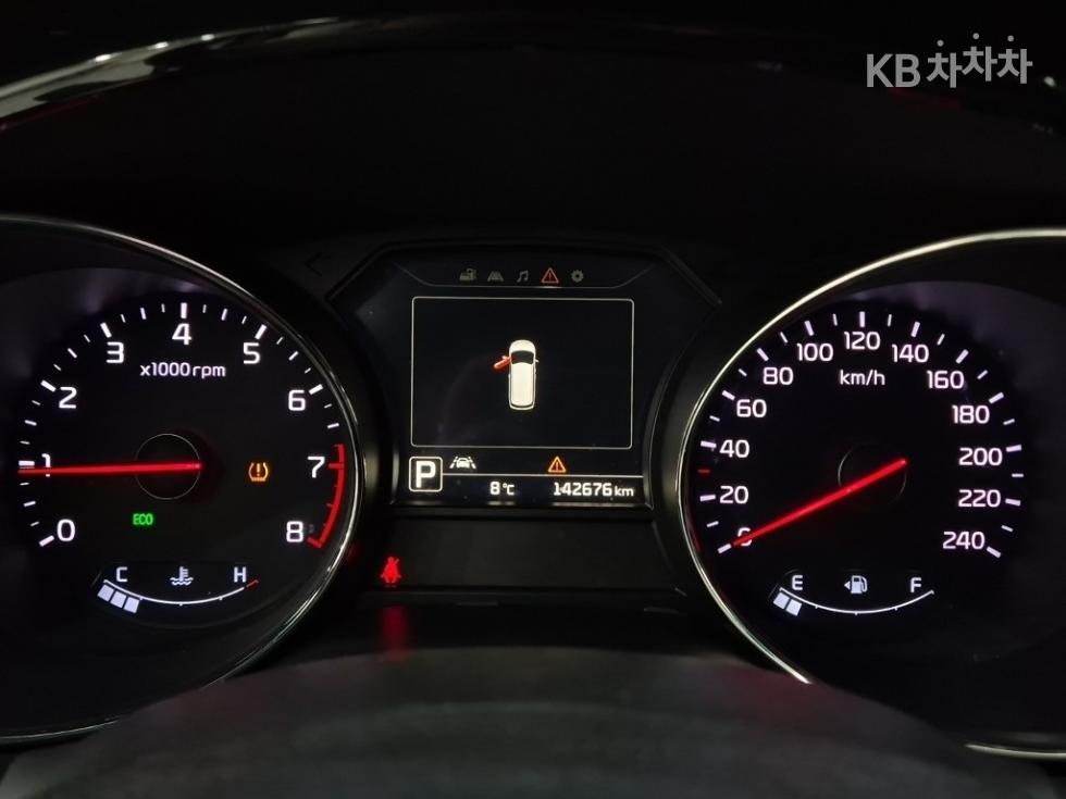 Kia Carnival — miniaturë 6