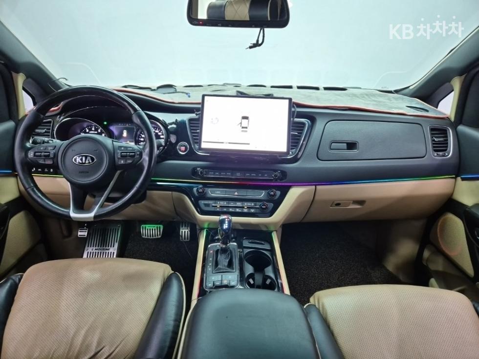 Kia Carnival — miniaturë 7