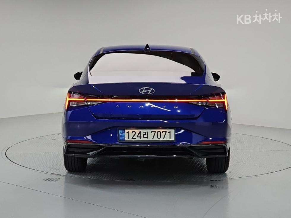 Hyundai Avante — фото 3