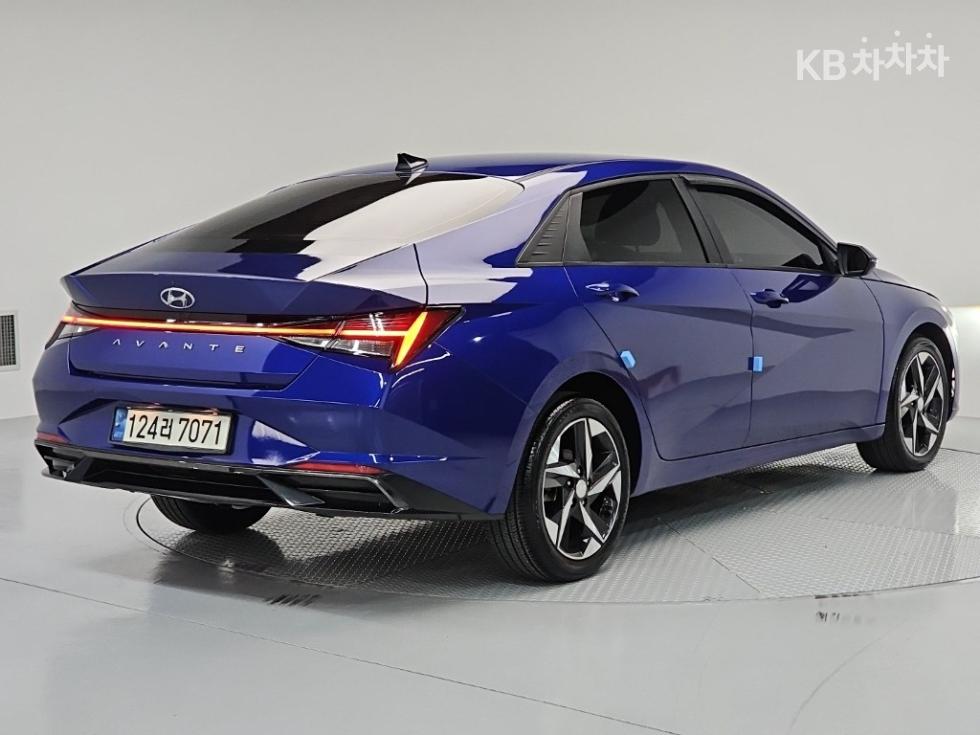 Hyundai Avante — фото 4