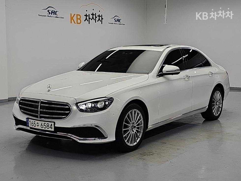 Mercedes-Benz E-Class Exclusive — фото 1