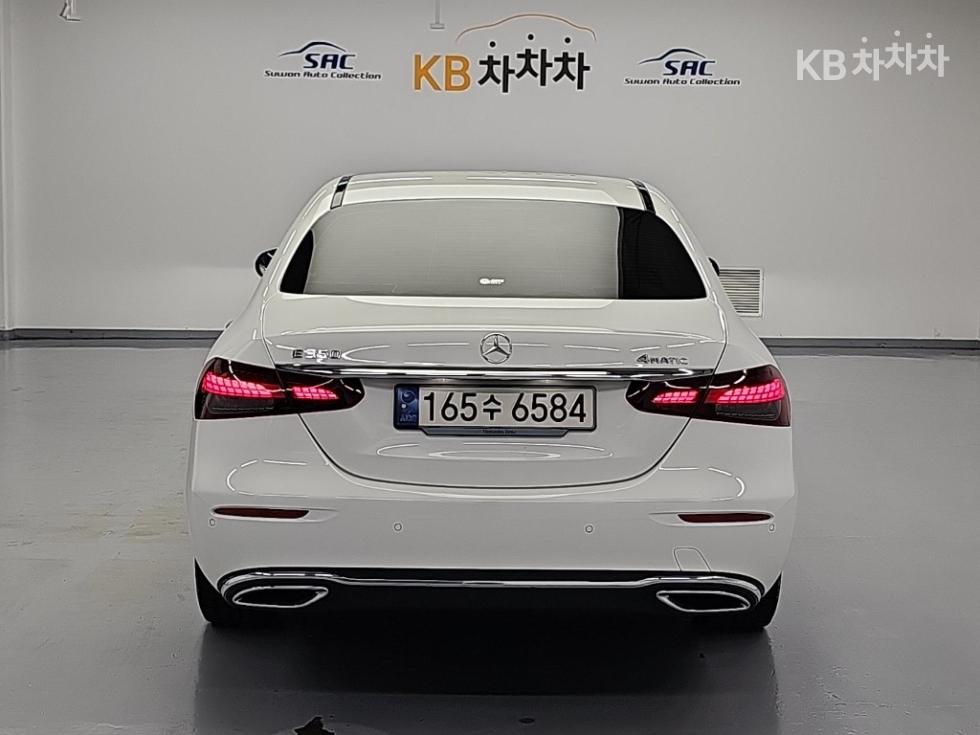 Mercedes-Benz E-Class Exclusive — фото 3