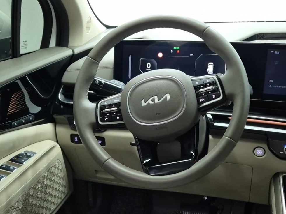 Kia Carnival — miniaturë 9