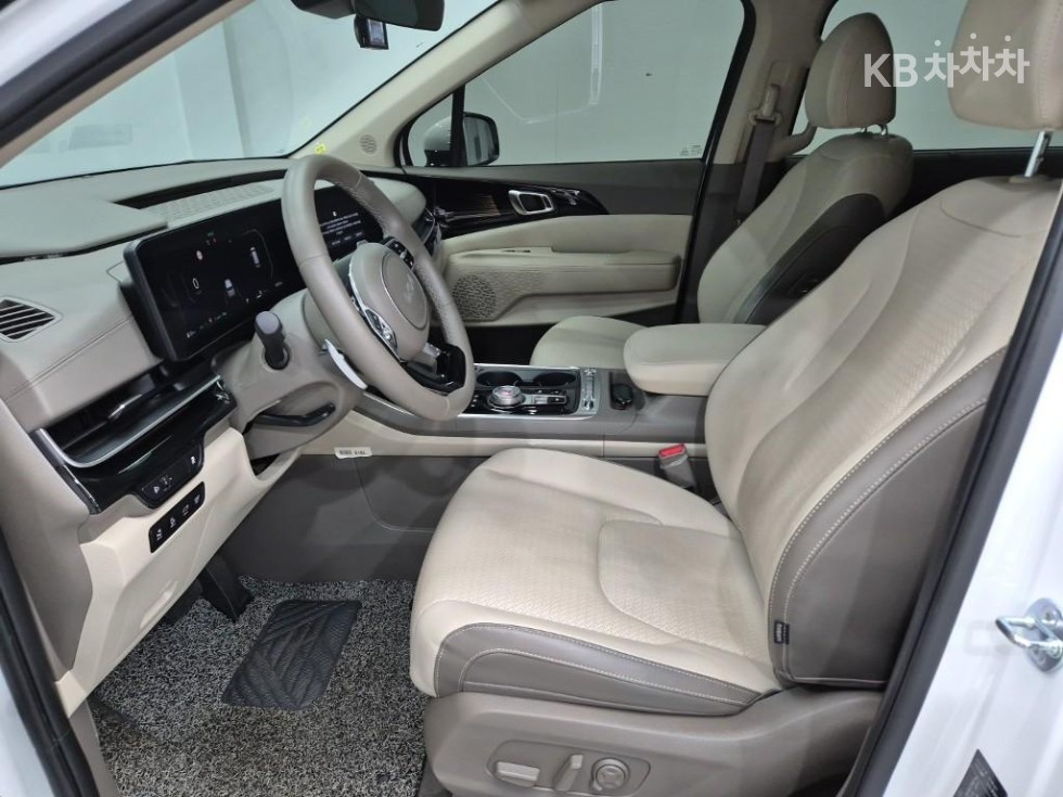 Kia Carnival — miniaturë 11
