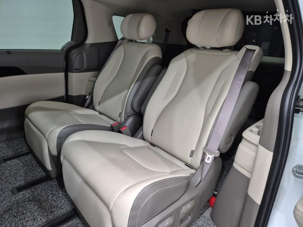 Kia Carnival — miniaturë 12