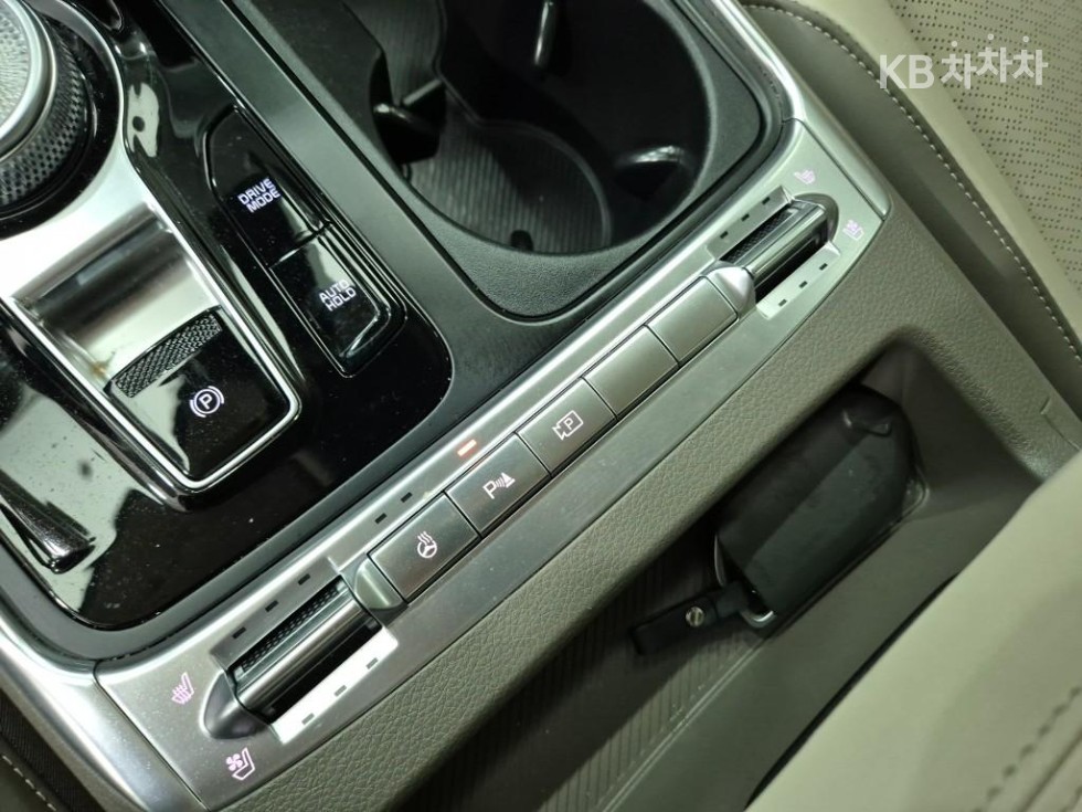 Kia Carnival — miniaturë 16