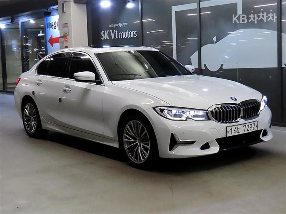 BMW 3 Series Luxury Line — фото 1