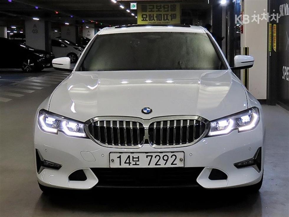 BMW 3 Series Luxury Line — фото 2