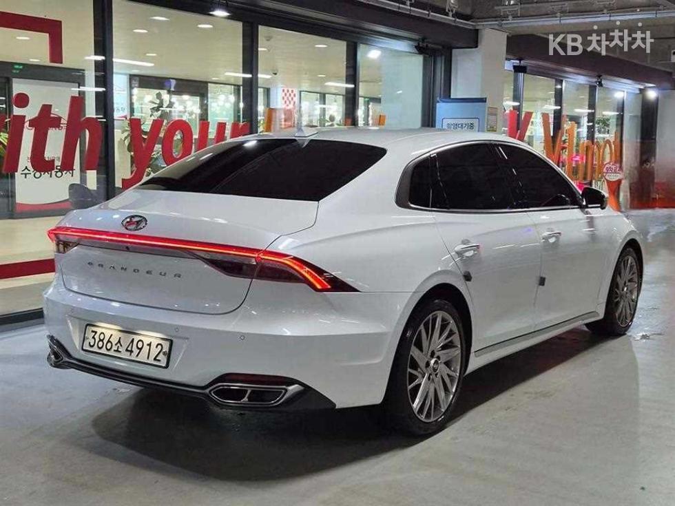 Hyundai Grandeur CALLIGRAPHY — фото 3